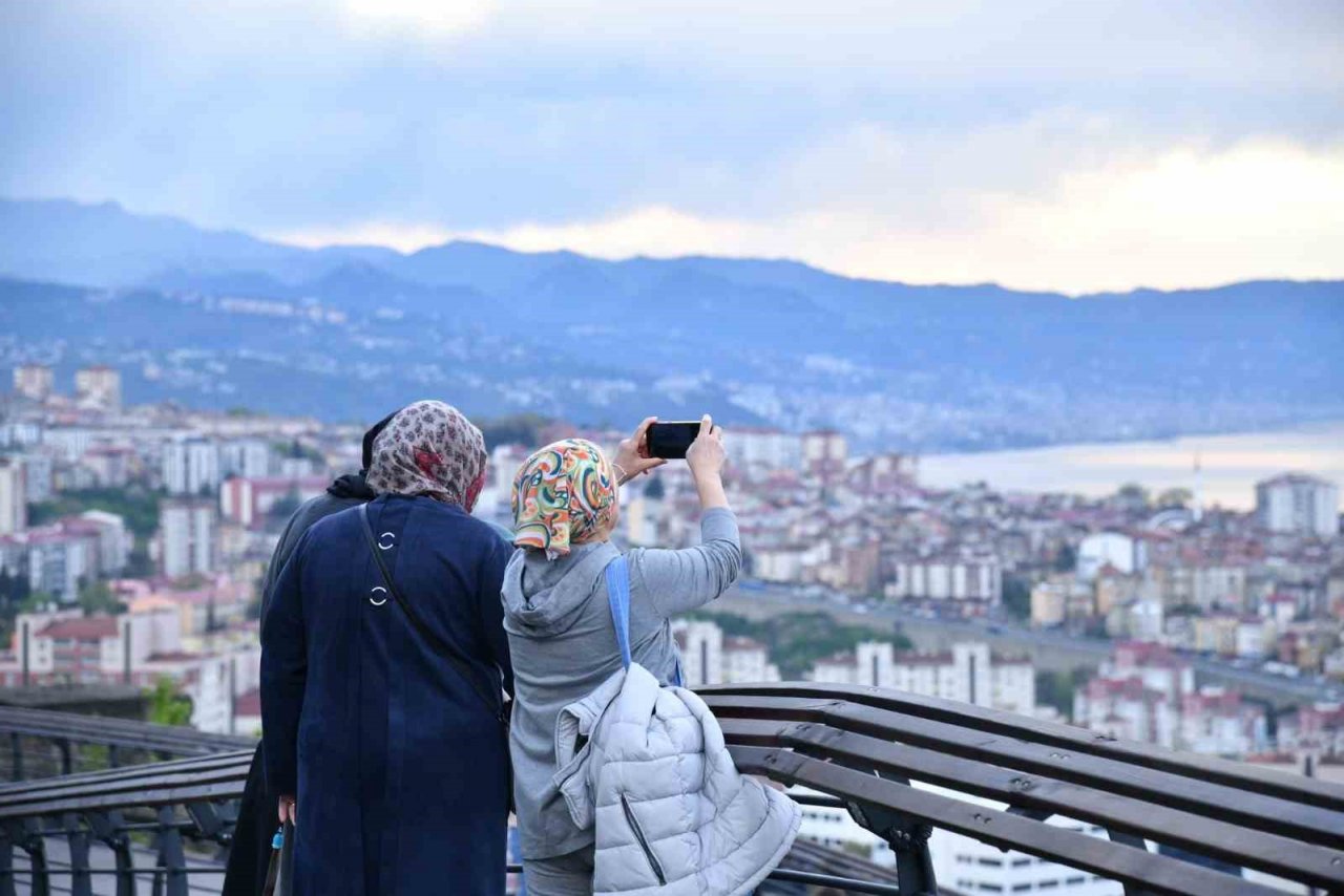 Boztepe seyir terası ve yürüyüş yoluna yoğun ilgi