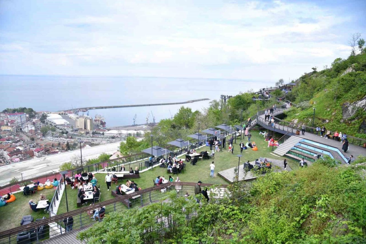 Boztepe seyir terası ve yürüyüş yoluna yoğun ilgi