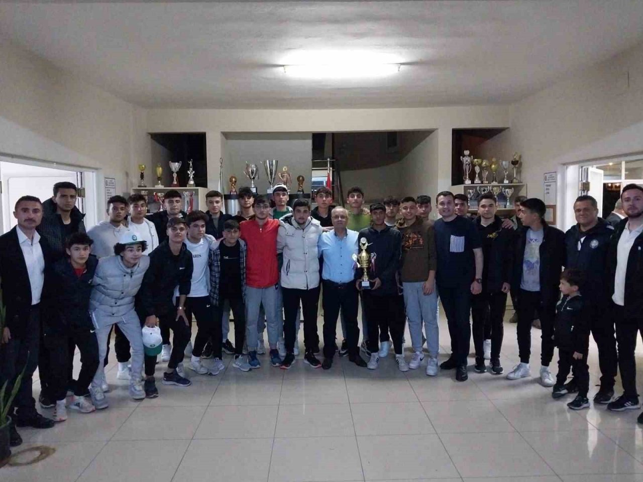 Başkan Kayda, genç şampiyonları ağırladı