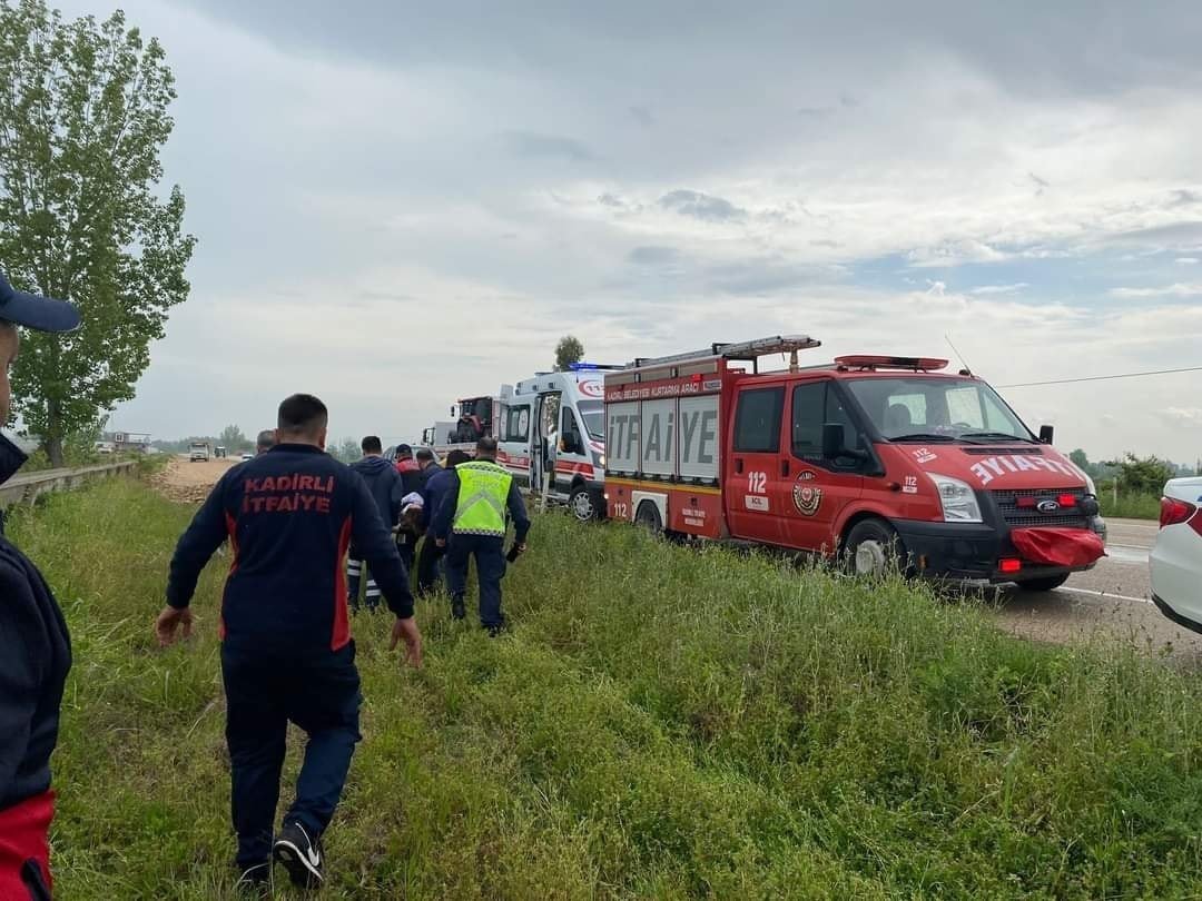 Şarampole devrilen otomobilin sürücüsü yaralandı