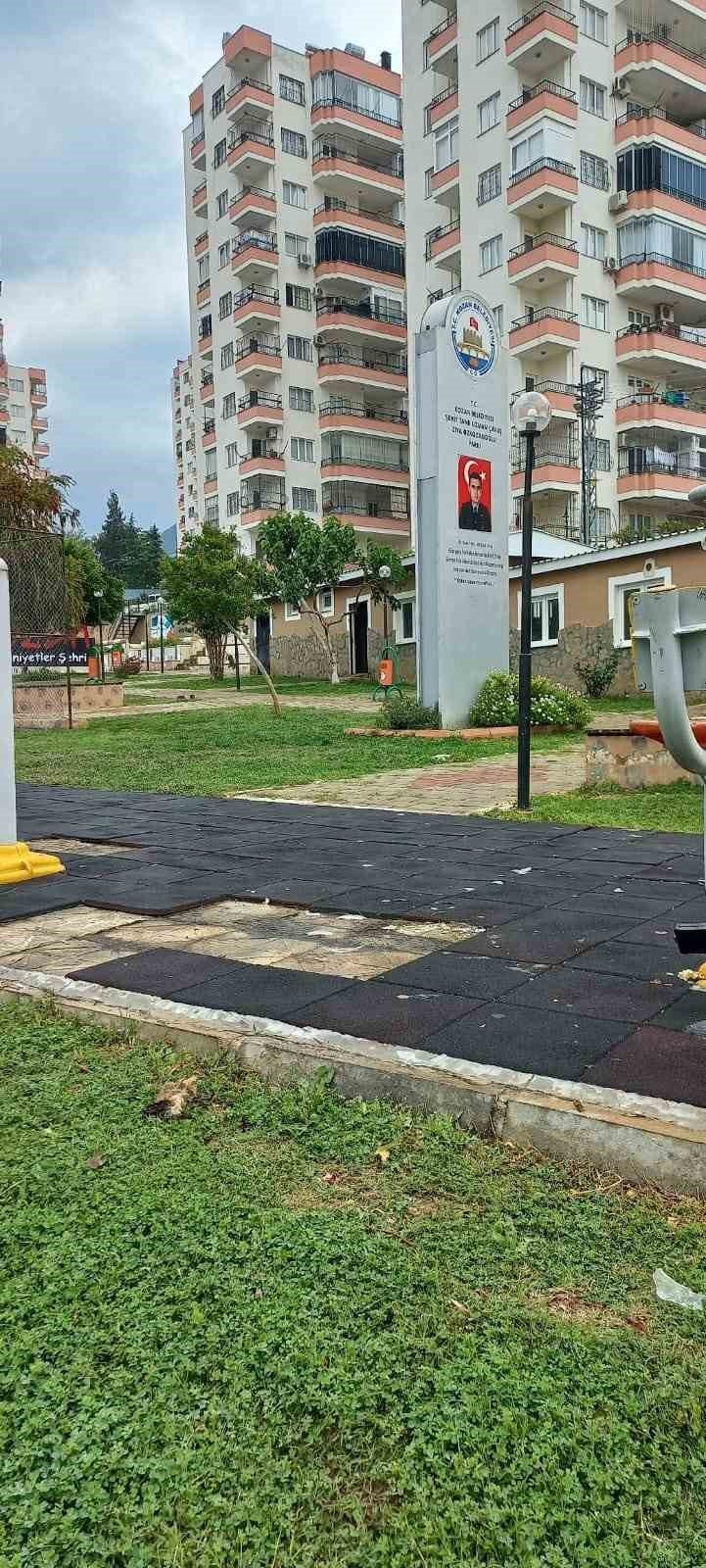 Adana Kozan’da şehidin ismini taşıyan parka zarar verdiler