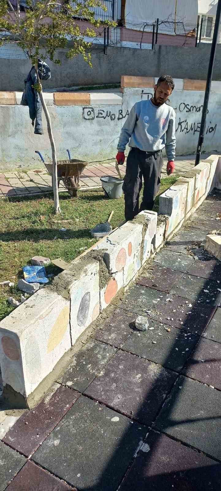 Adana Kozan’da şehidin ismini taşıyan parka zarar verdiler