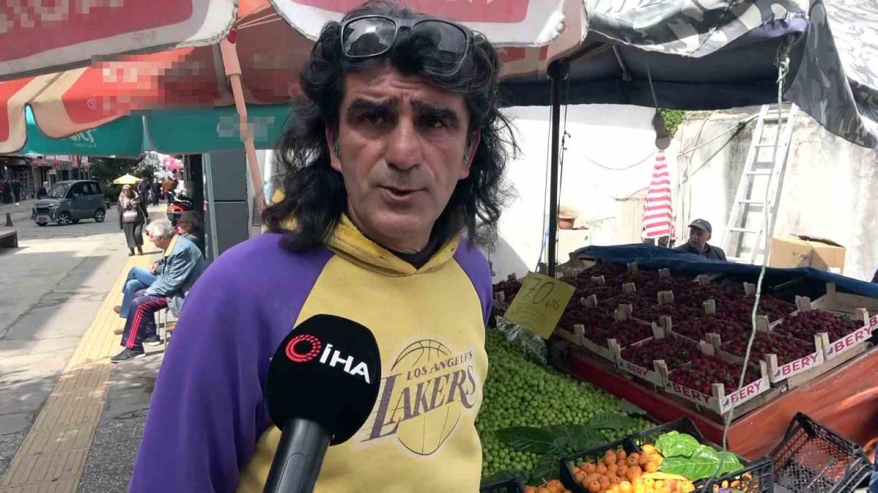 Mevsimin vazgeçilmezi erik, tezgahta 70 liradan satılıyor
