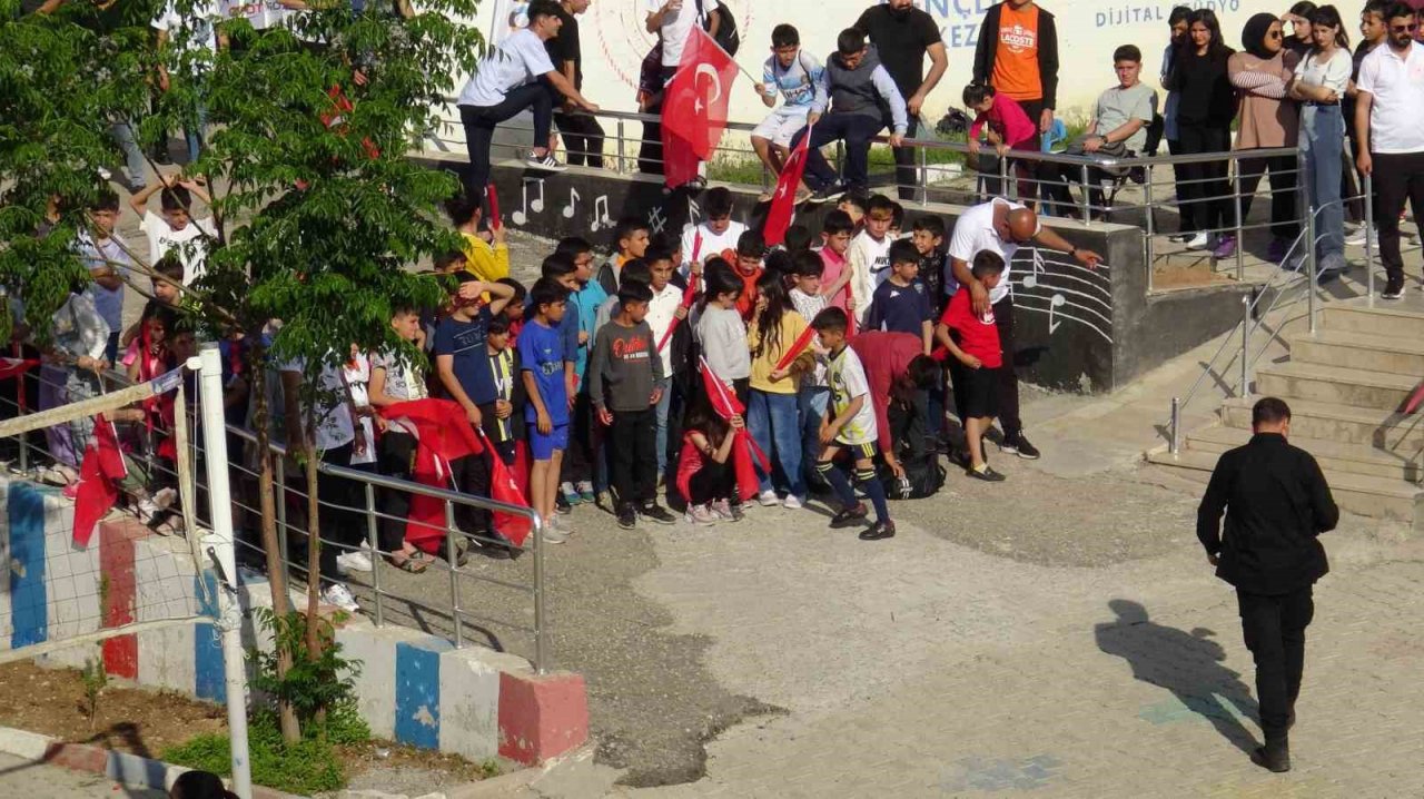 Silopi’de 300 sporcunun katıldığı ’Mahalle Ligi’ başladı