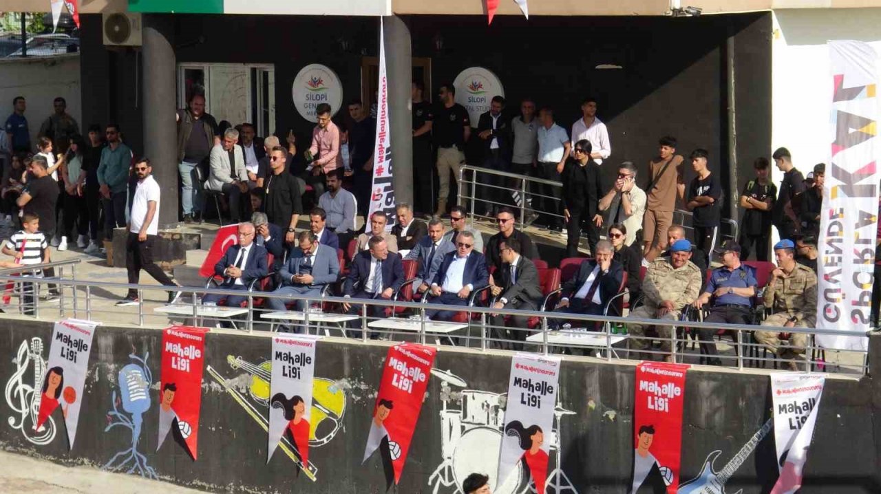 Silopi’de 300 sporcunun katıldığı ’Mahalle Ligi’ başladı