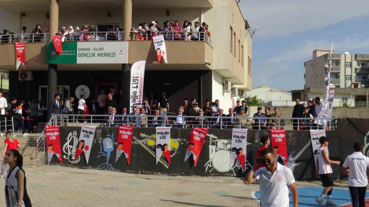 Silopi’de 300 sporcunun katıldığı ’Mahalle Ligi’ başladı