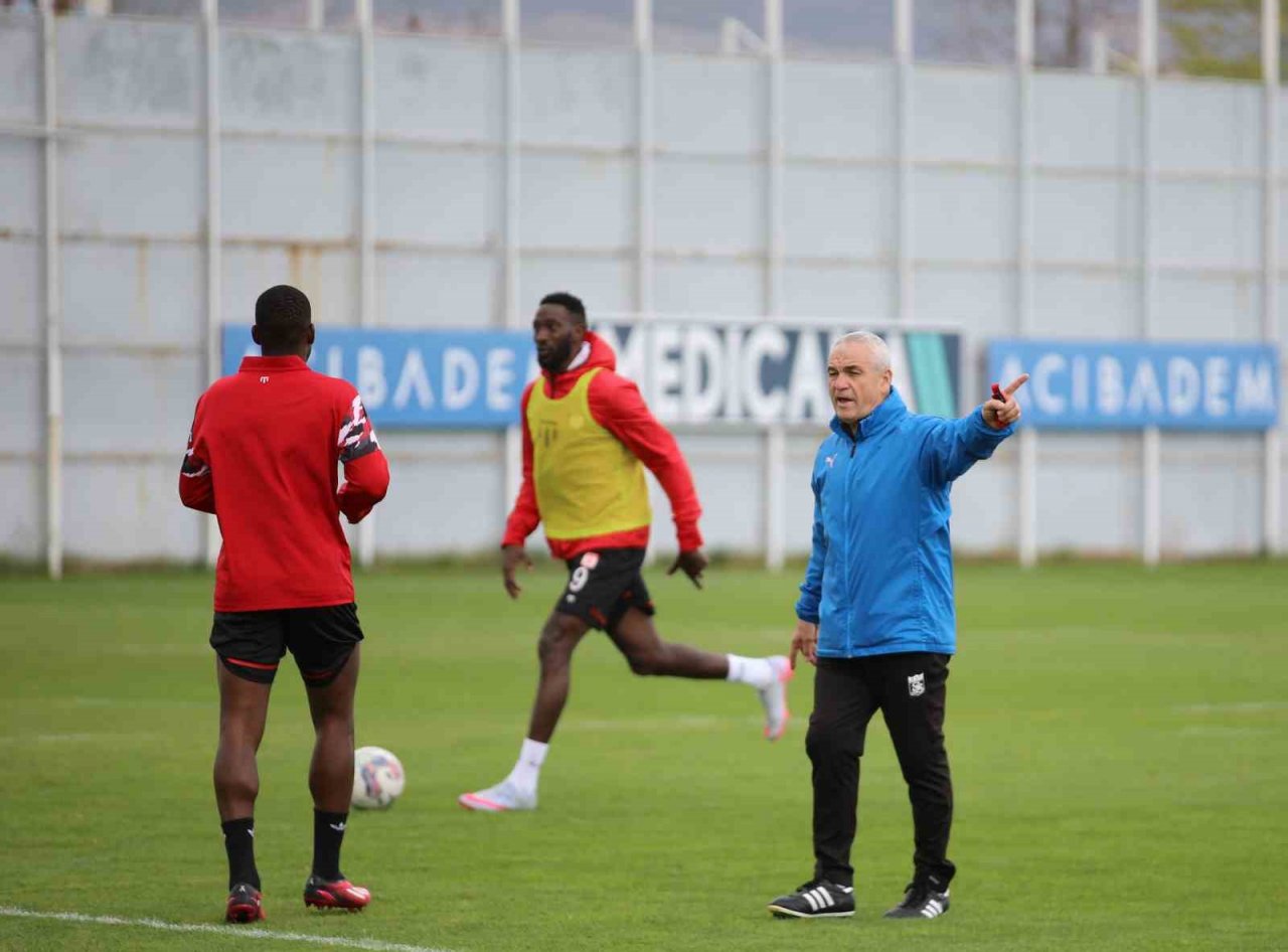 Sivasspor, Fenerbahçe maçı hazırlıklarını sürdürdü