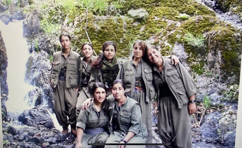 Yeşil Sol Parti adayı Ayten Dönmez’in PKK kamplarındaki yeni fotoğrafları ortaya çıktı