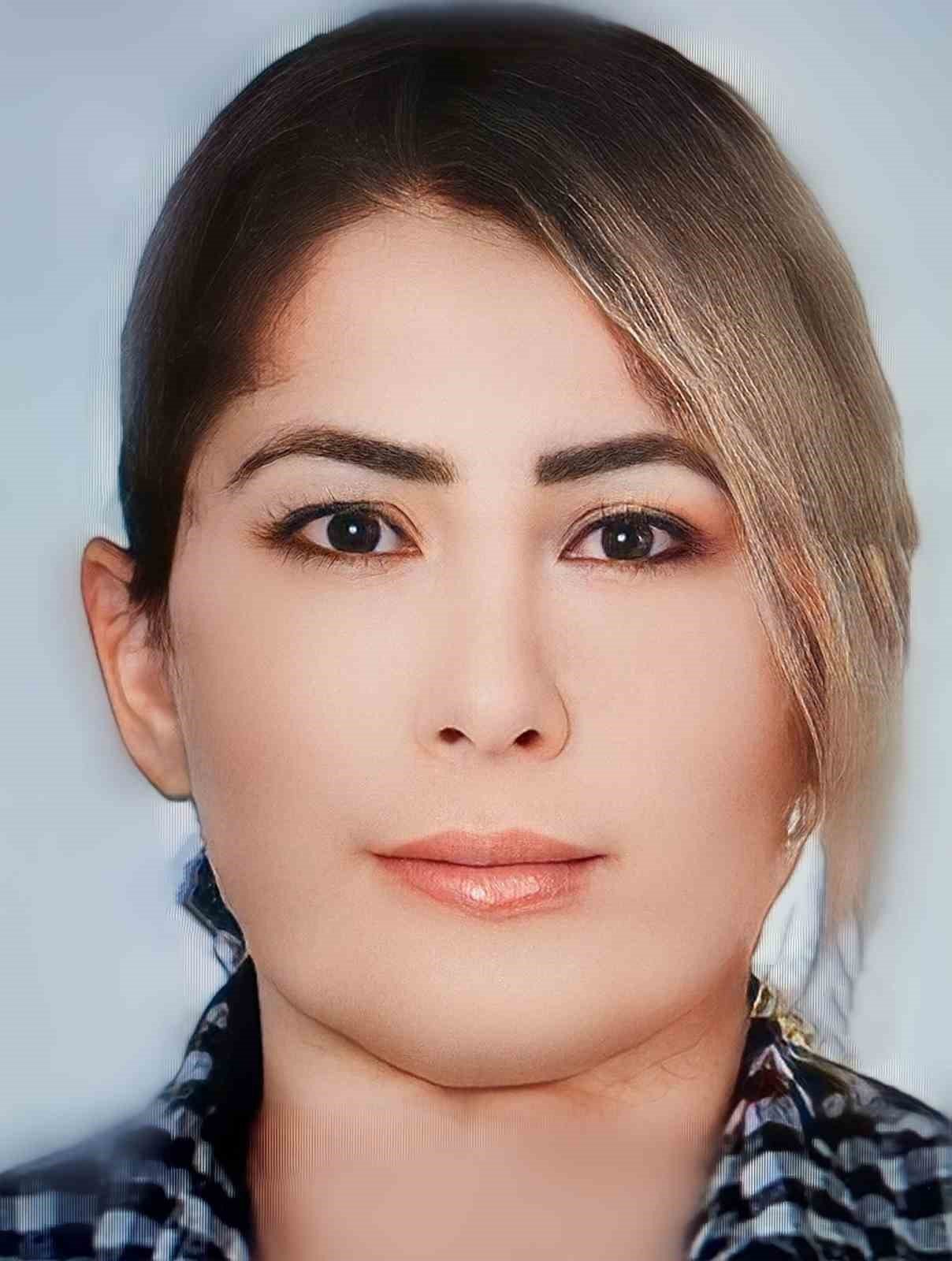 Kendilerine çarpan kamyona ateş edince kendi arkadaşı olan kadını öldürdü