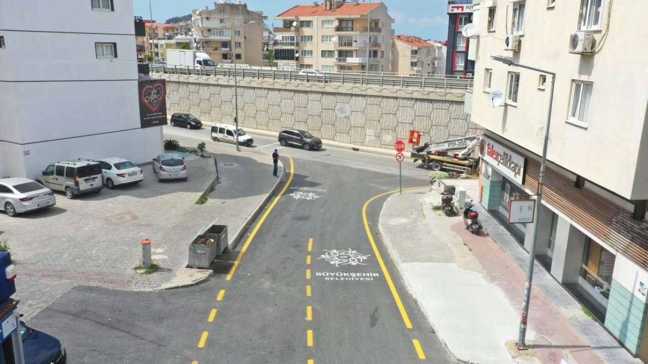Aydın Büyükşehir Belediyesi Kuşadası’nın İkiçeşmelik Caddesi’ni baştan sona yeniledi