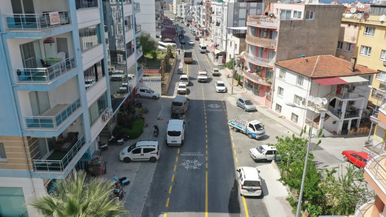 Aydın Büyükşehir Belediyesi Kuşadası’nın İkiçeşmelik Caddesi’ni baştan sona yeniledi