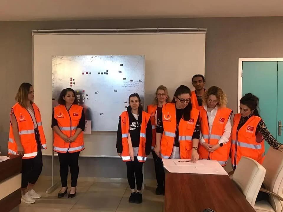 Hastane Afet ve Acil Durum Planı Hazırlama Komisyonu üyelerine eğitim verildi