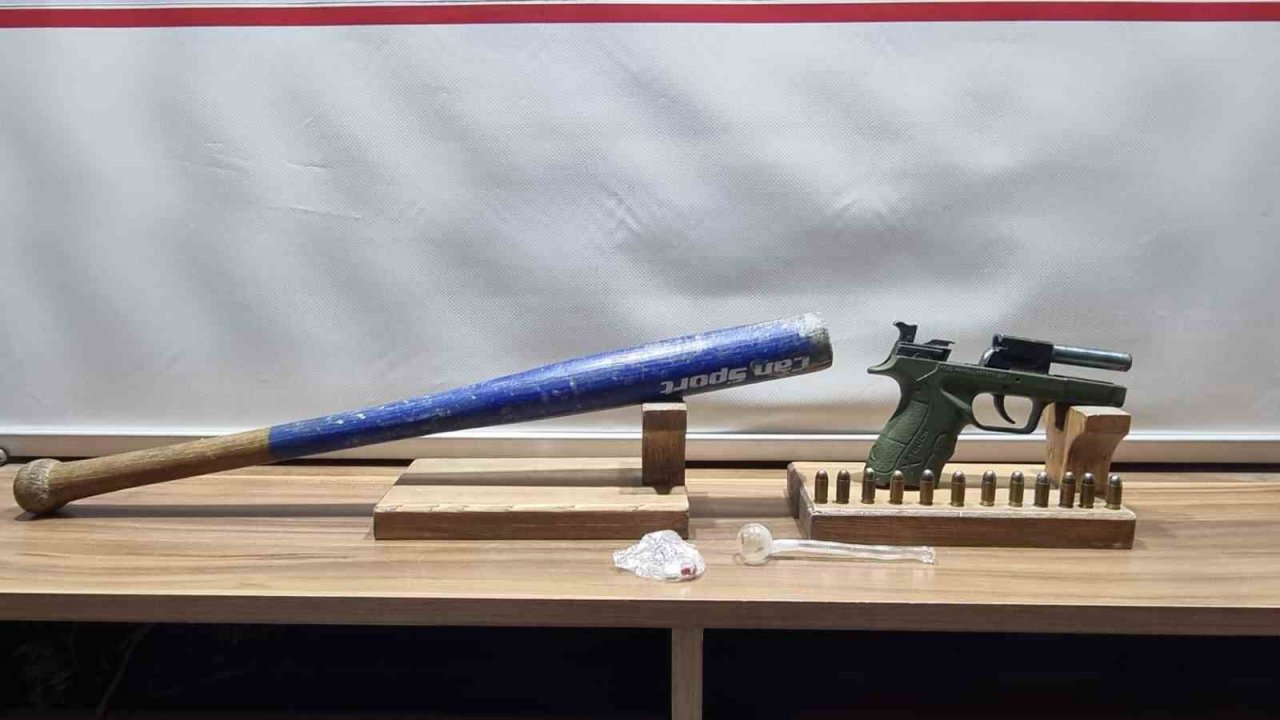 Balıkesir’de 22 aranan şahıstan 10’u tutuklandı