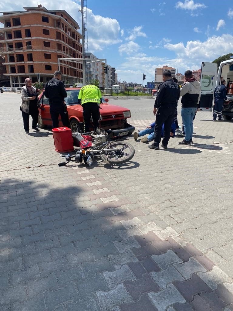 Balıkesir’de otomobil ile motosiklet çarpıştı: 1 yaralı