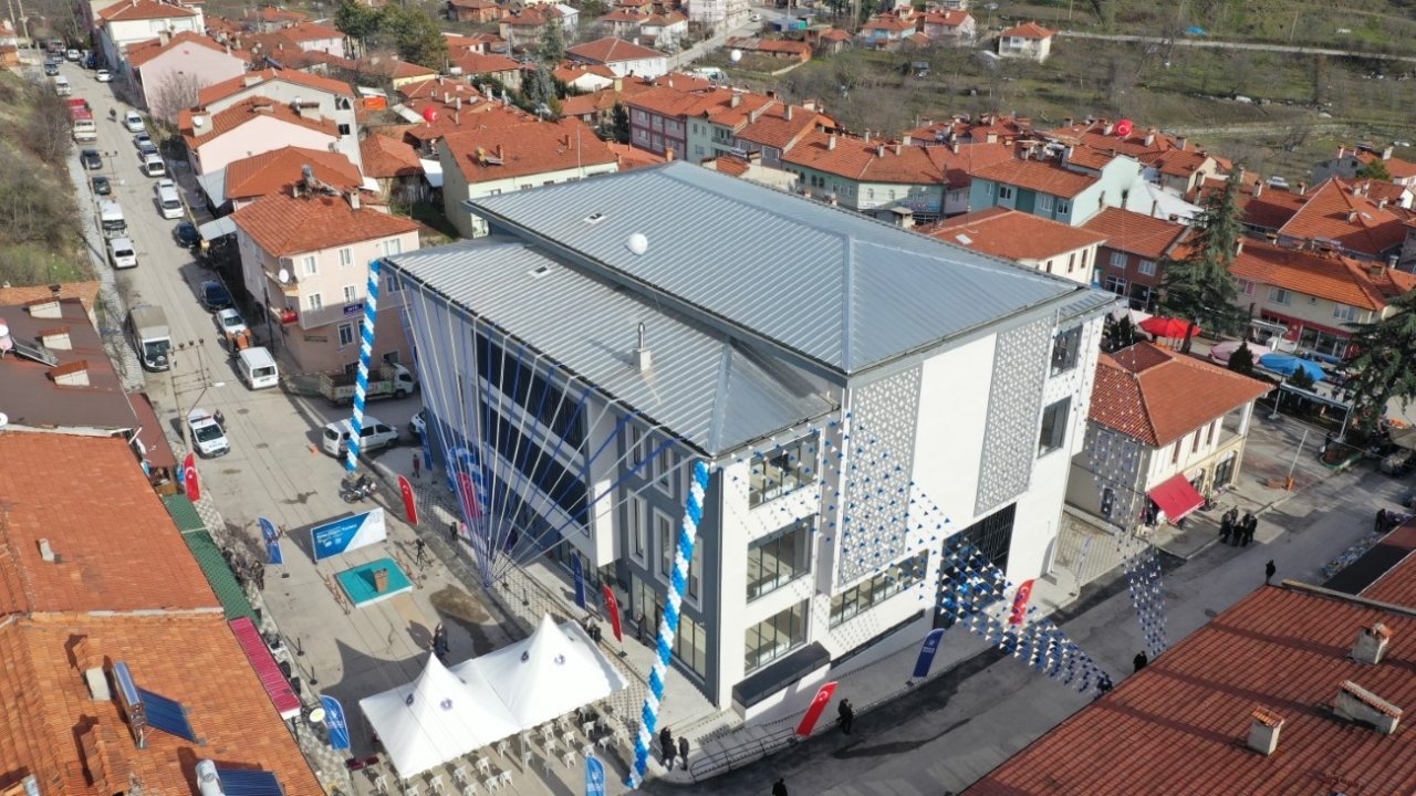 Keles kabuğunu dev yatırımlarla kırıyor