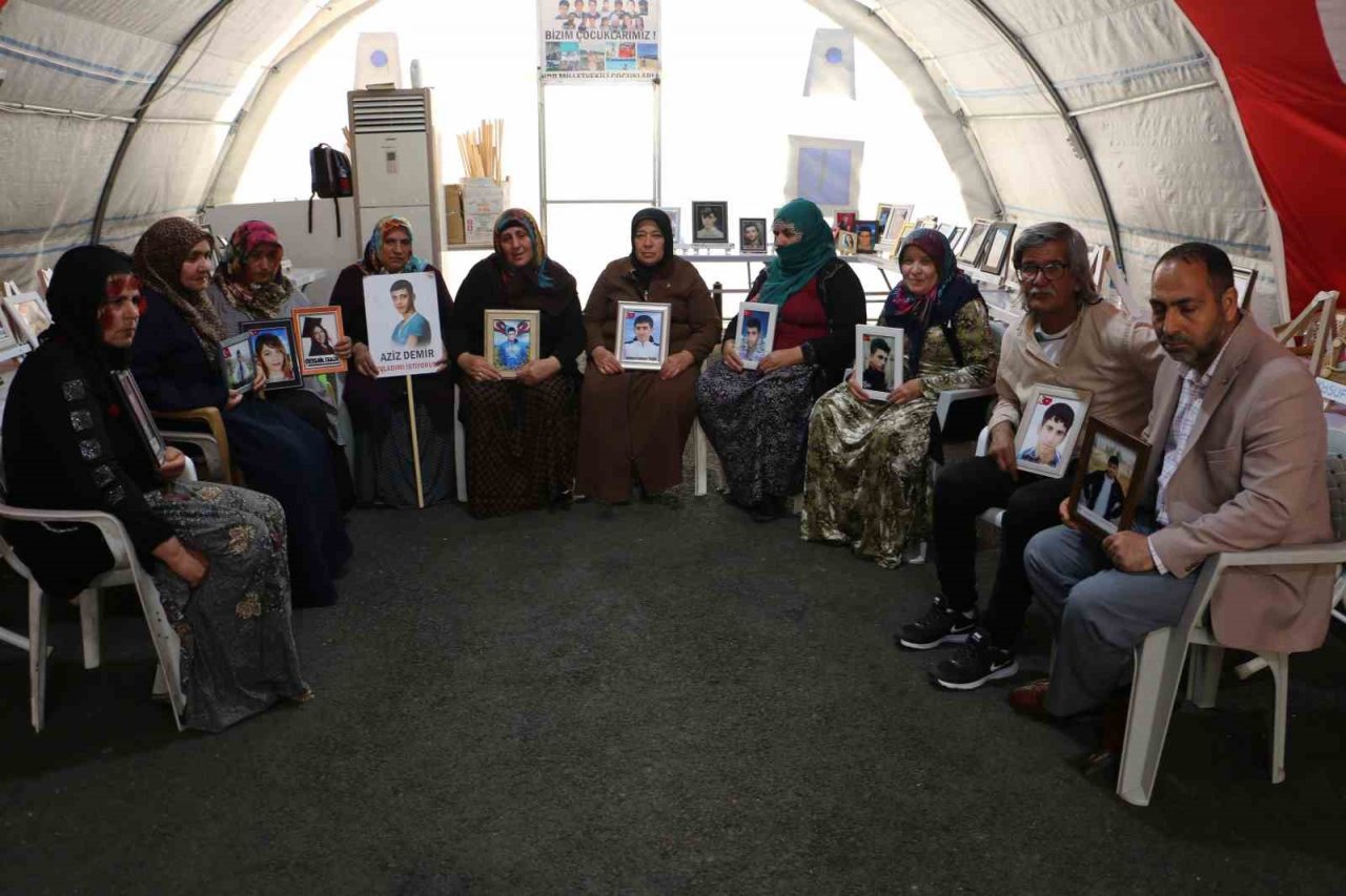 HDP önündeki ailelerin evlat nöbeti bin 334 gündür sürüyor