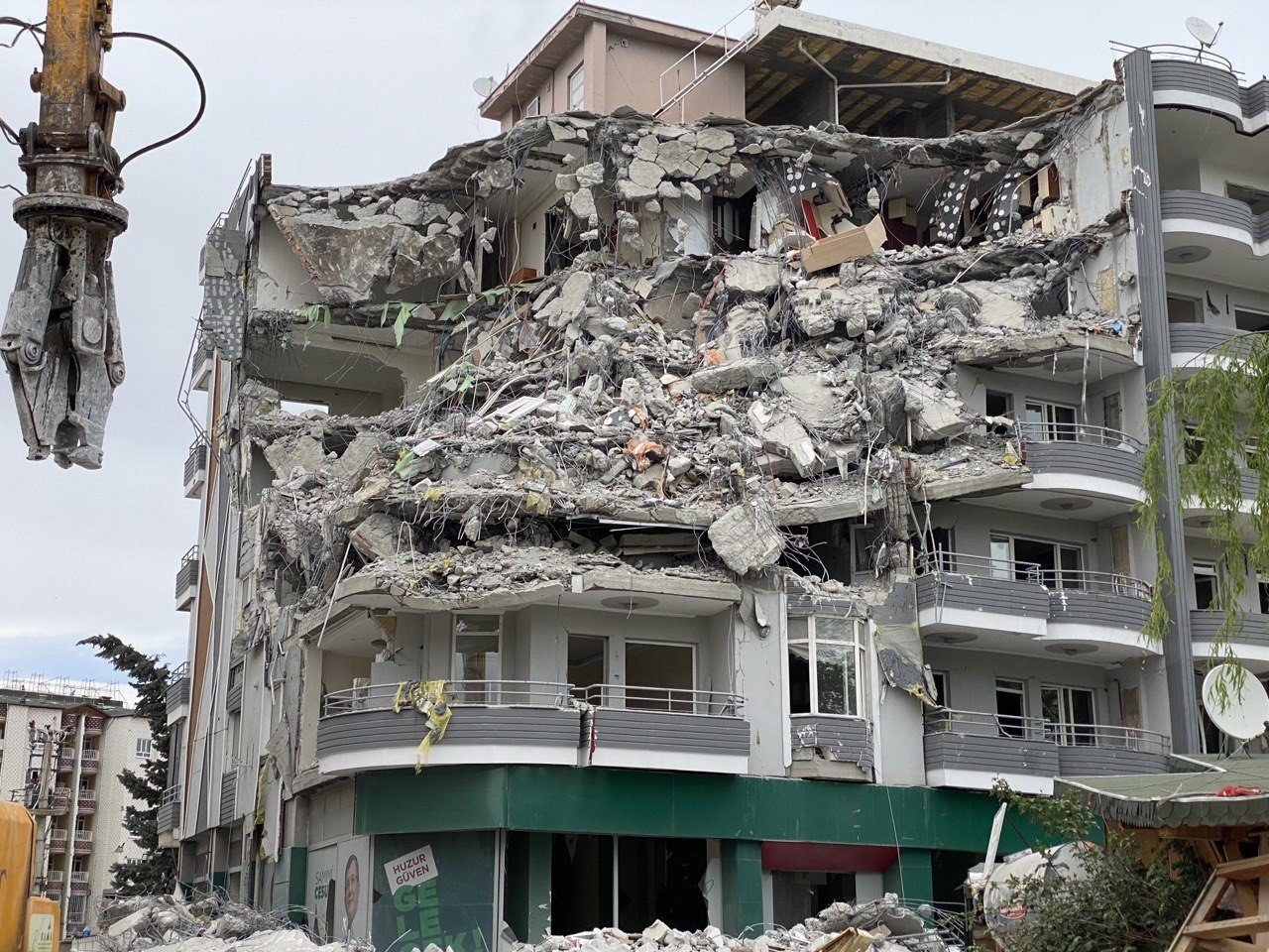 Adıyaman’da enkaz kaldırma tamamlandı, acil yıkılacak binalar yıkıldı