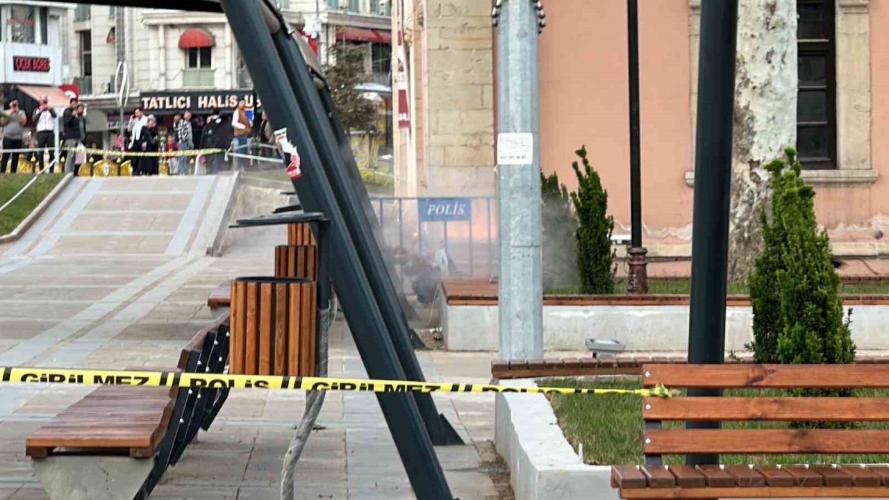 Polisi görünce bırakıp kaçtığı çanta fünyeyle patlatıldı