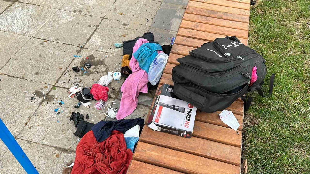 Polisi görünce bırakıp kaçtığı çanta fünyeyle patlatıldı