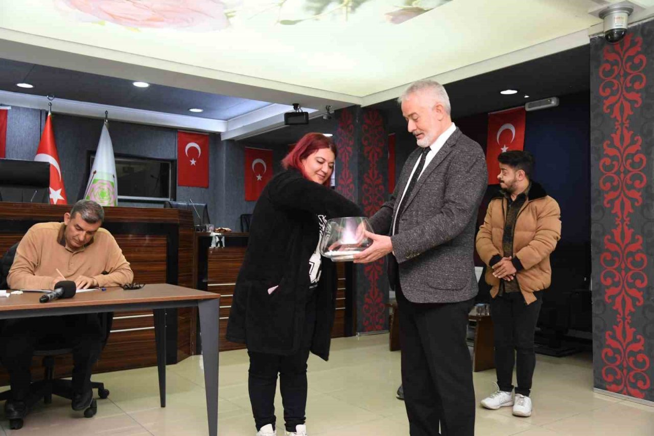 Isparta Belediyesi’ne 4 engelli personel alımıyla ilgili kura çekimi yapıldı