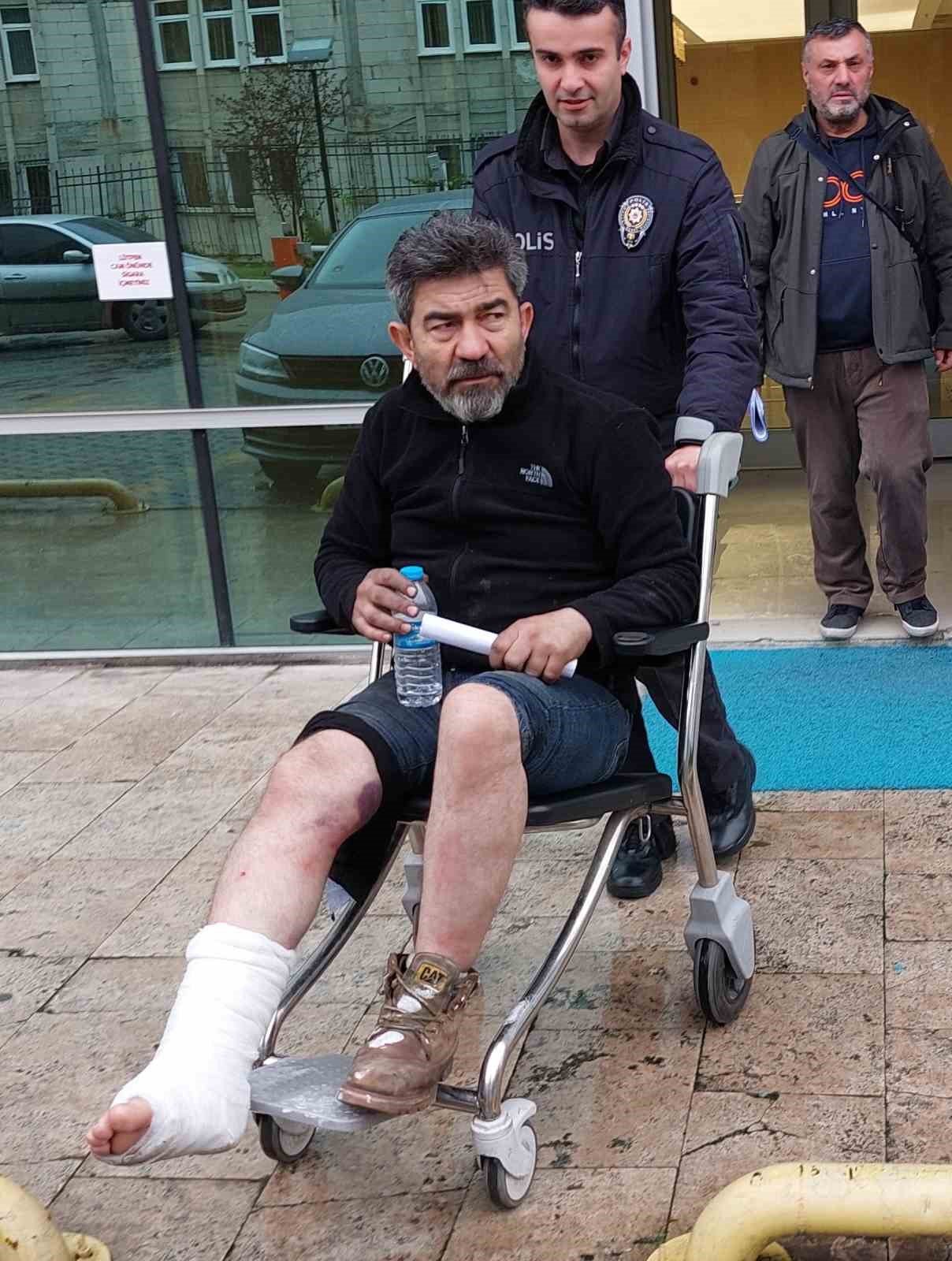 Kendilerine çarpan kamyona ateş edince kendi arkadaşı olan kadını öldürdü