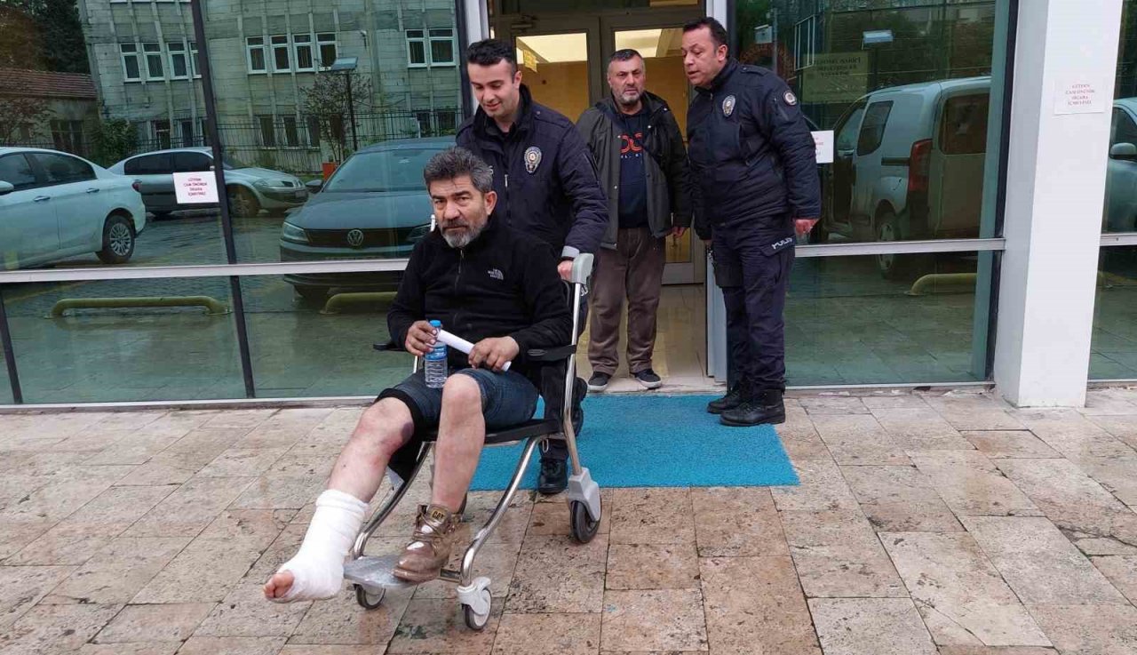 Kendilerine çarpan kamyona ateş edince kendi arkadaşı olan kadını öldürdü