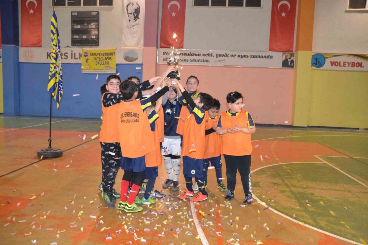 Kars’ın alt yapısına Fenerbahçe desteği