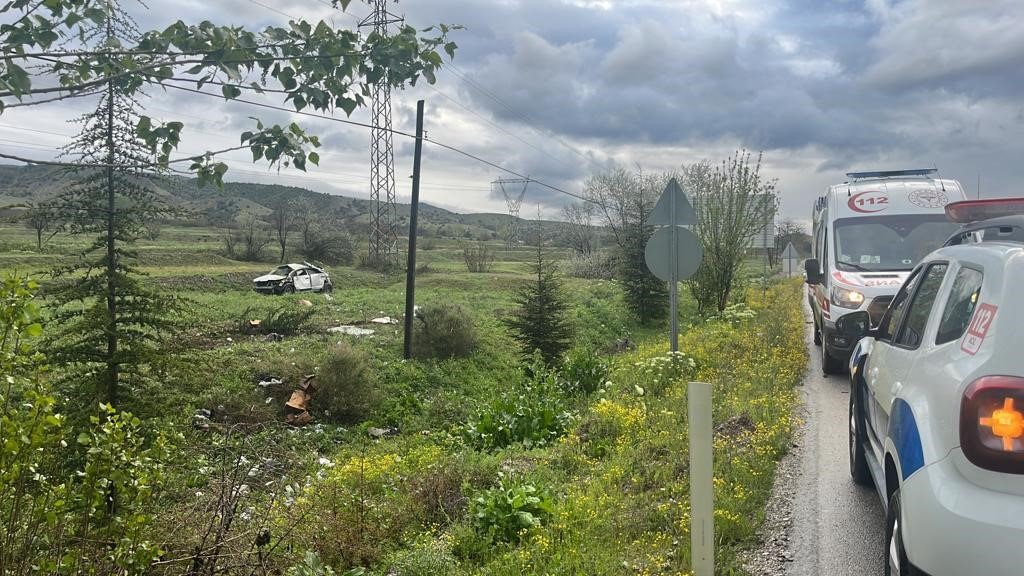 Metrelerce sürüklenen otomobilin camından fırlayan sürücü ağır yaralandı