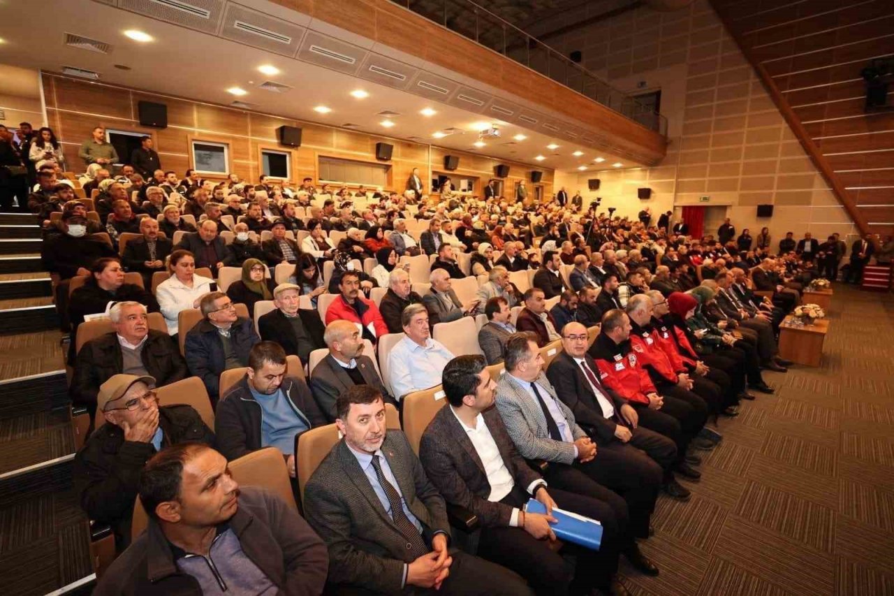 Balçık ve Pelitli’de hak sahiplerine tapuları teslim edildi