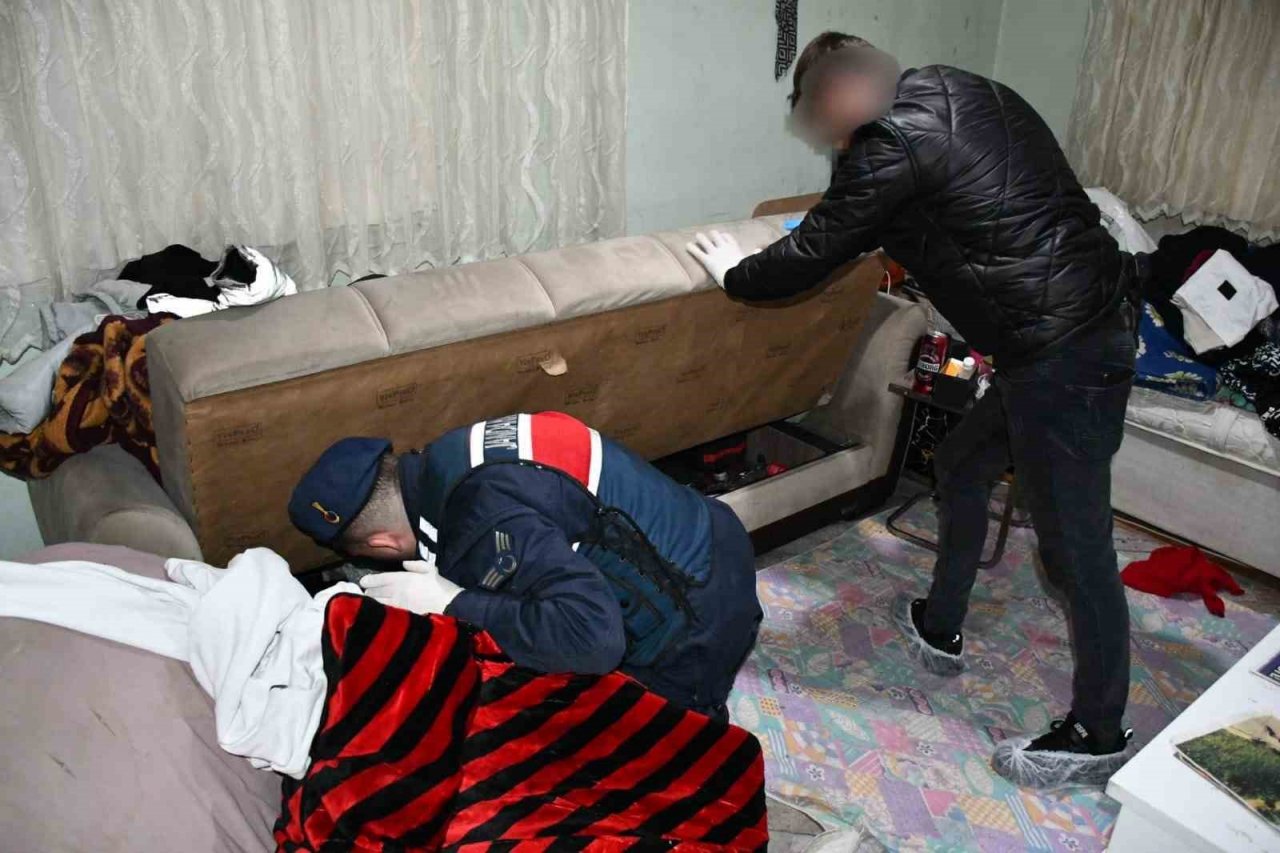 Akhisar’da kökünü kurutma operasyonu: 25 gözaltı