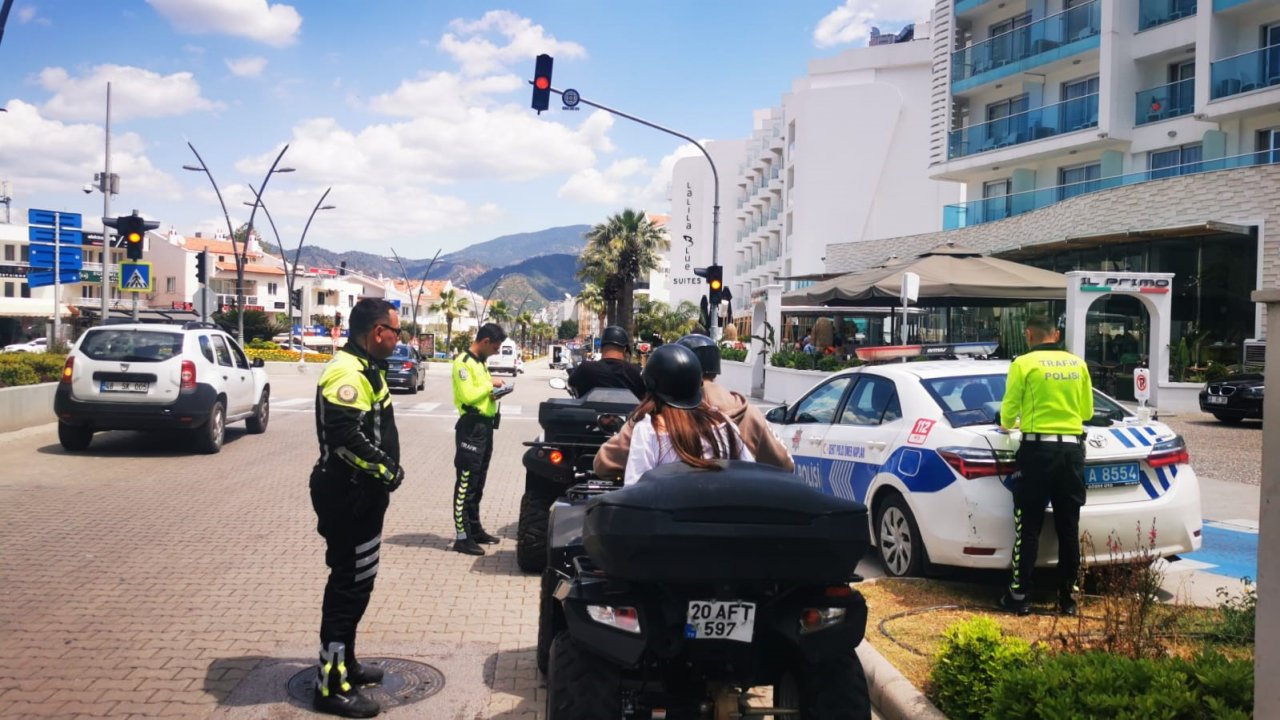 Marmaris’te trafik uygulamaları devam ediyor