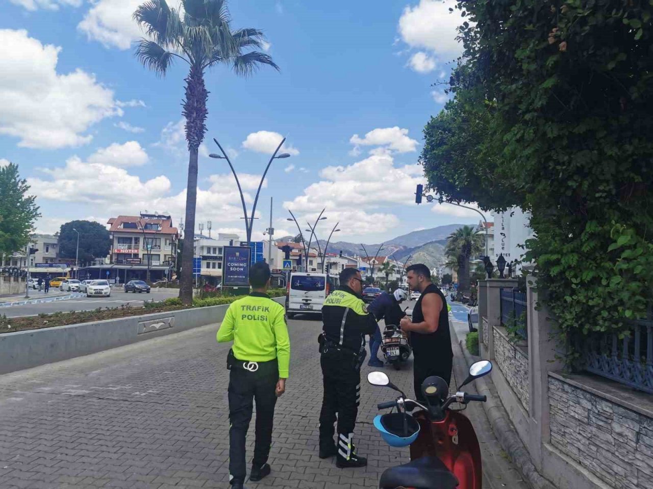 Marmaris’te trafik uygulamaları devam ediyor