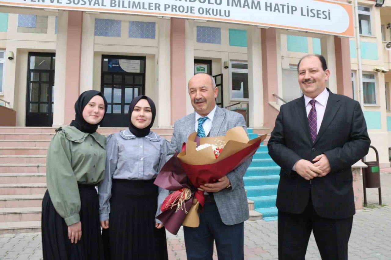 Müdür Başyiğit, "Öğretmenlik mesleğini seçmekten hiç pişman olmadım”