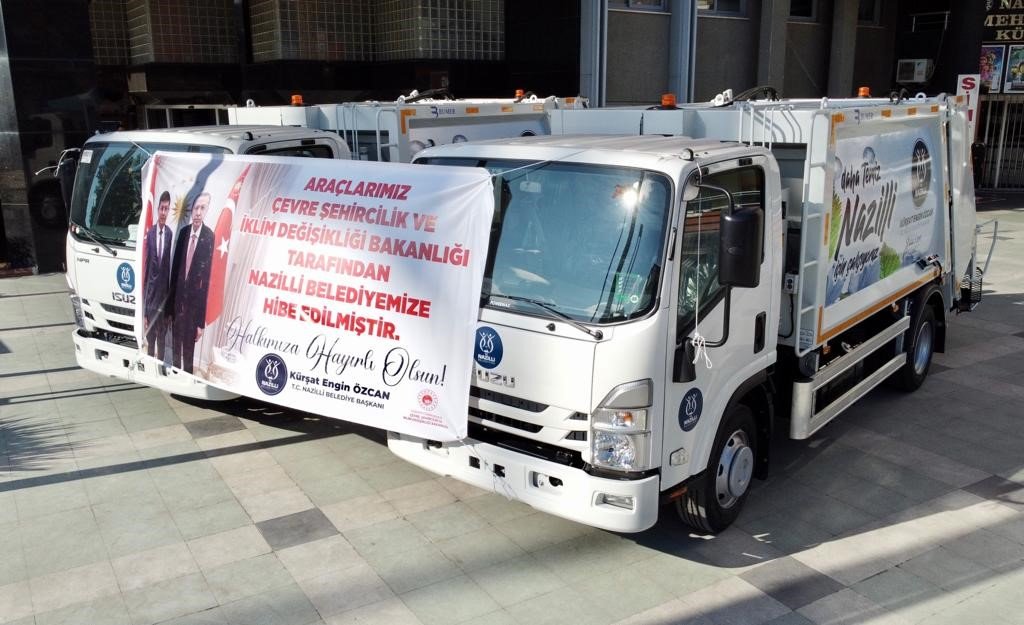 Nazilli Belediyesi’nin filosuna 2 araç daha katıldı