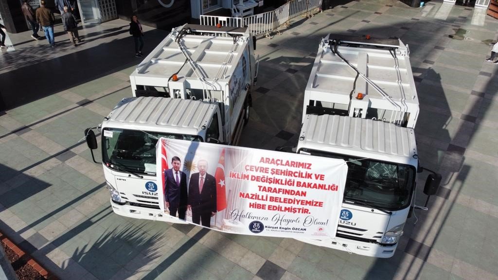 Nazilli Belediyesi’nin filosuna 2 araç daha katıldı