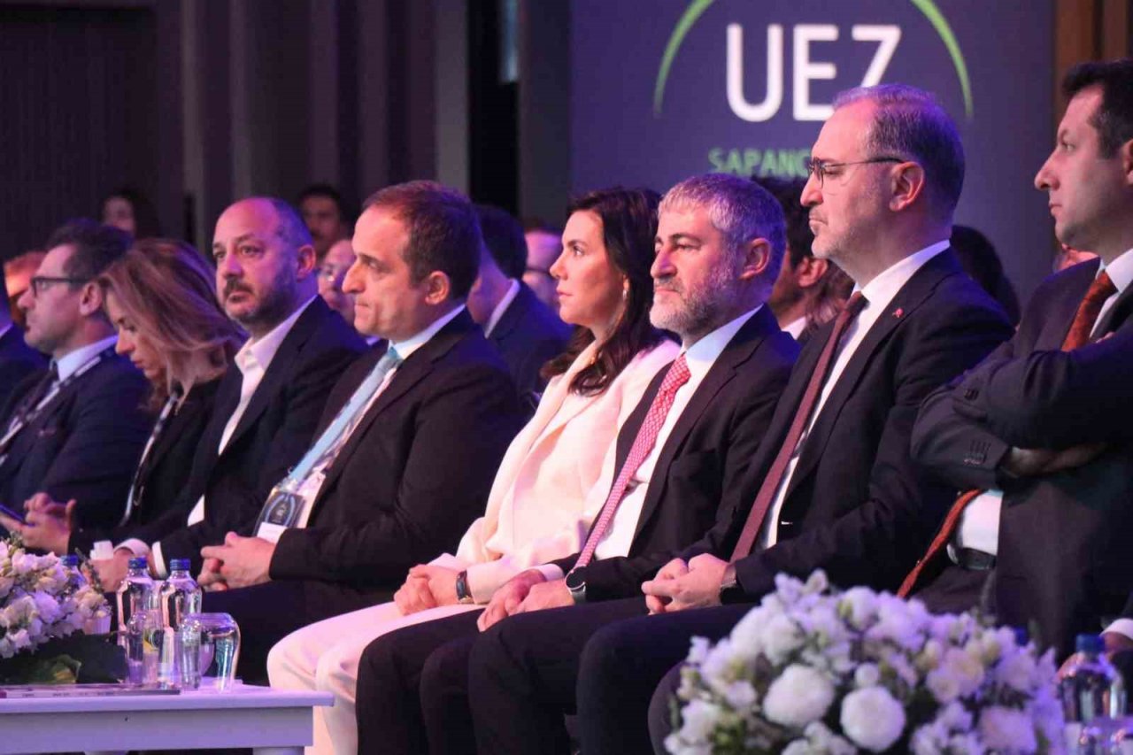 Bakan Nebati: "İhracatımız mart 2023 itibariyle yıllık 255,7 milyar dolara ulaştı"