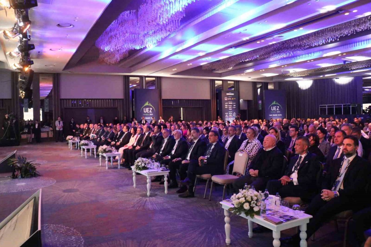 Bakan Nebati: "İhracatımız mart 2023 itibariyle yıllık 255,7 milyar dolara ulaştı"