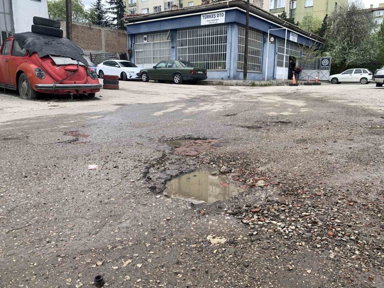 Küçük Sanayi Bölgesine sağlam giren araç arızalı çıkıyor