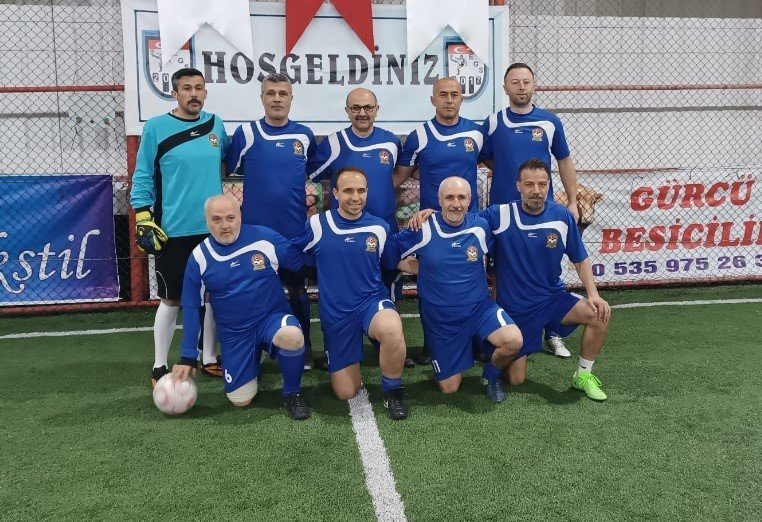 Halı Saha Tesisleri şöhretler karması maçı ile açıldı