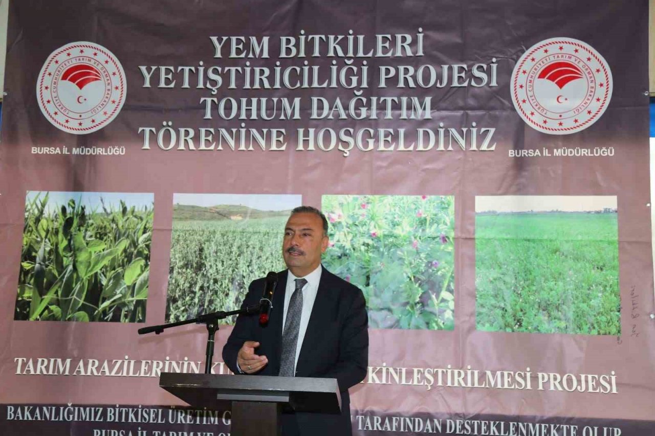 İklim dostu tohumlar çiftçilerle teslim edildi