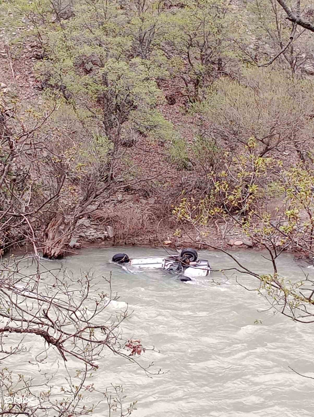 Tunceli’de 38 gün önce çaya uçan araç bulundu