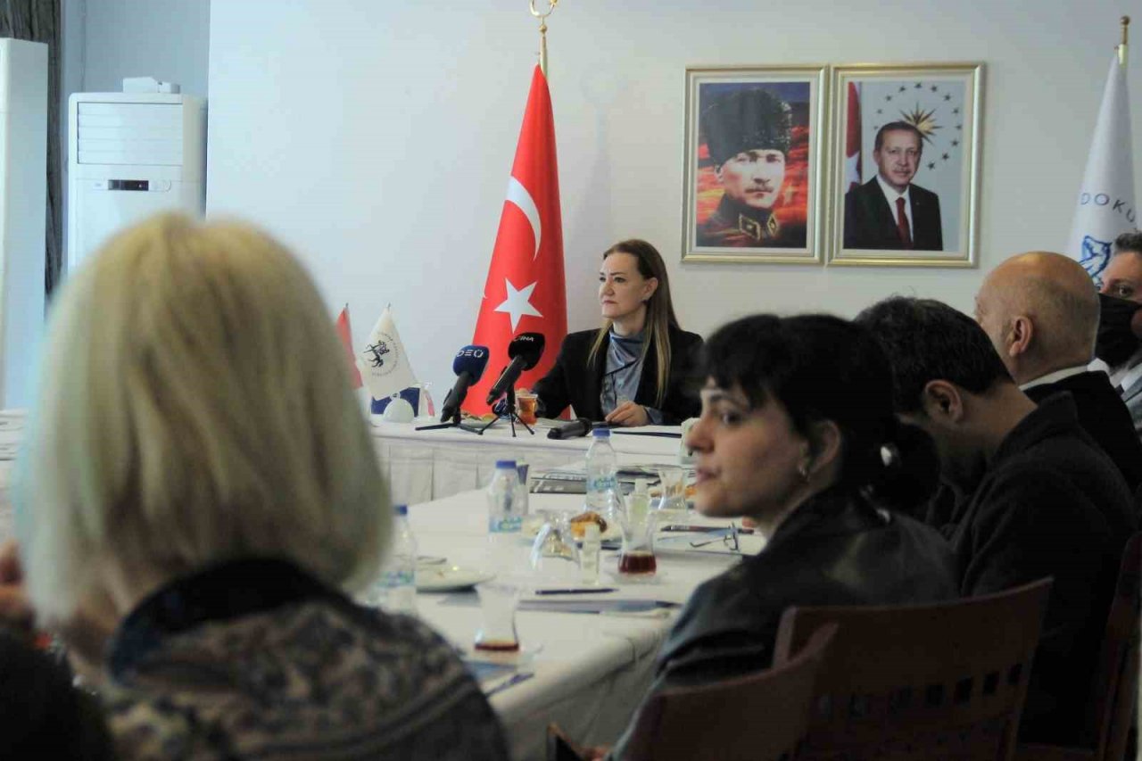 DEÜ’nün deprem belgeselinin basın gösterimi yapıldı