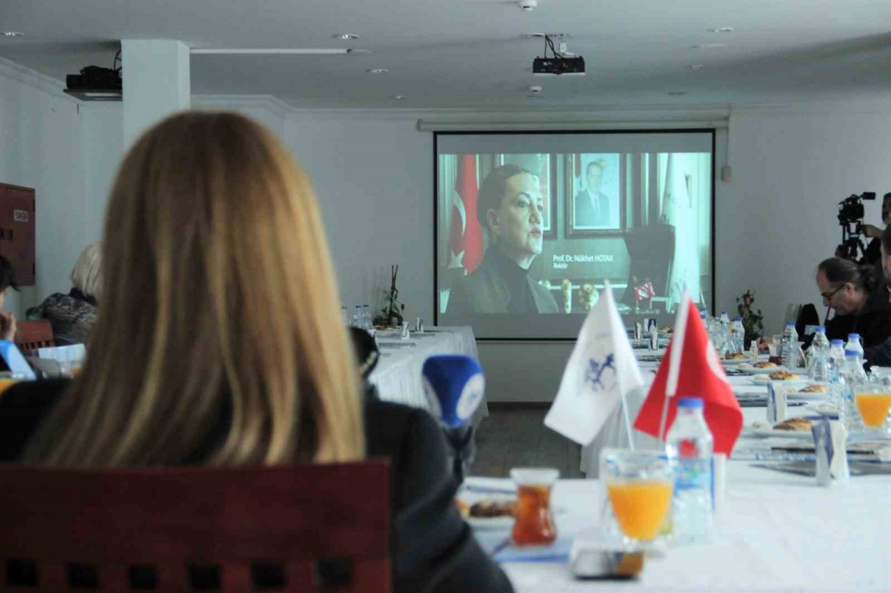 DEÜ’nün deprem belgeselinin basın gösterimi yapıldı