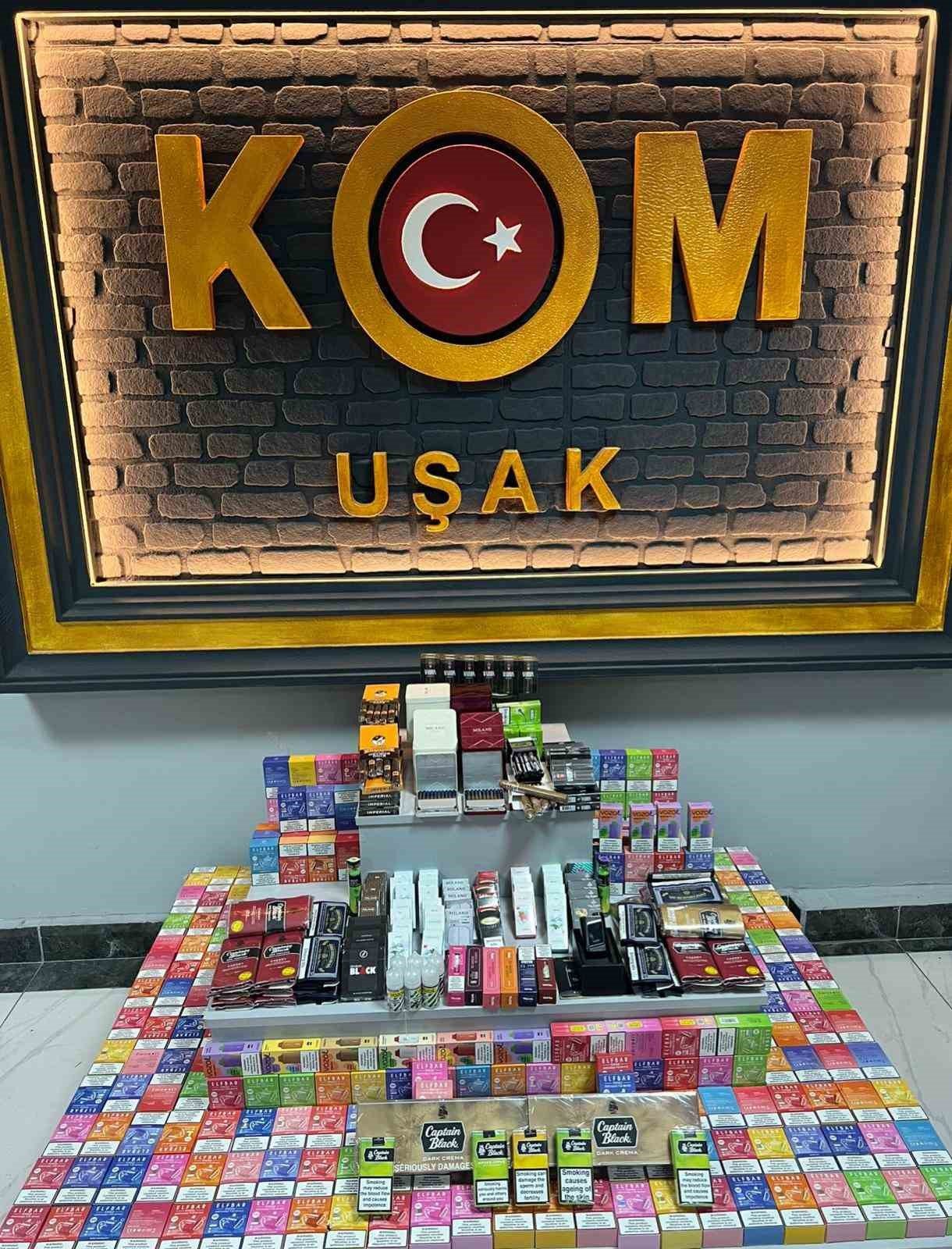 Uşak’ta yüklü miktarda kaçak tütün mamulü ele geçirildi