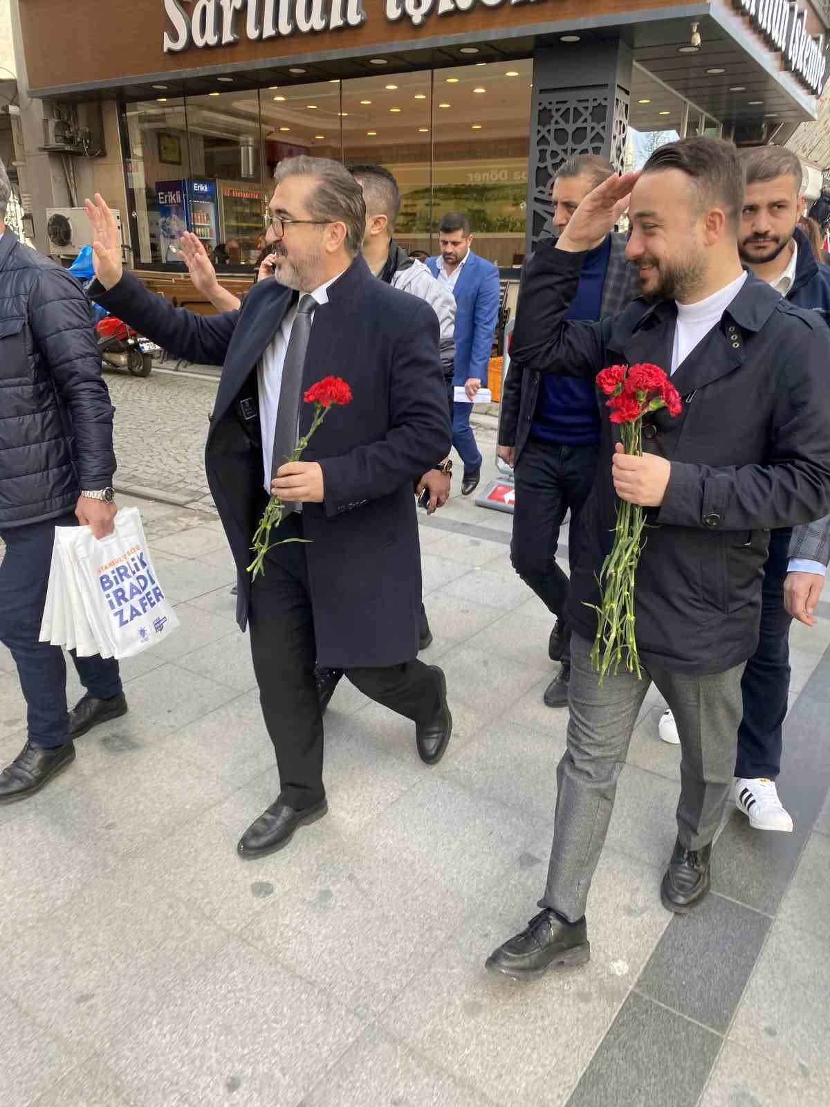 AK Parti İstanbul 2. Bölge Milletvekili adayı Yıldırım, gençlerden “İlk oyum Erdoğan’a” sözü aldı