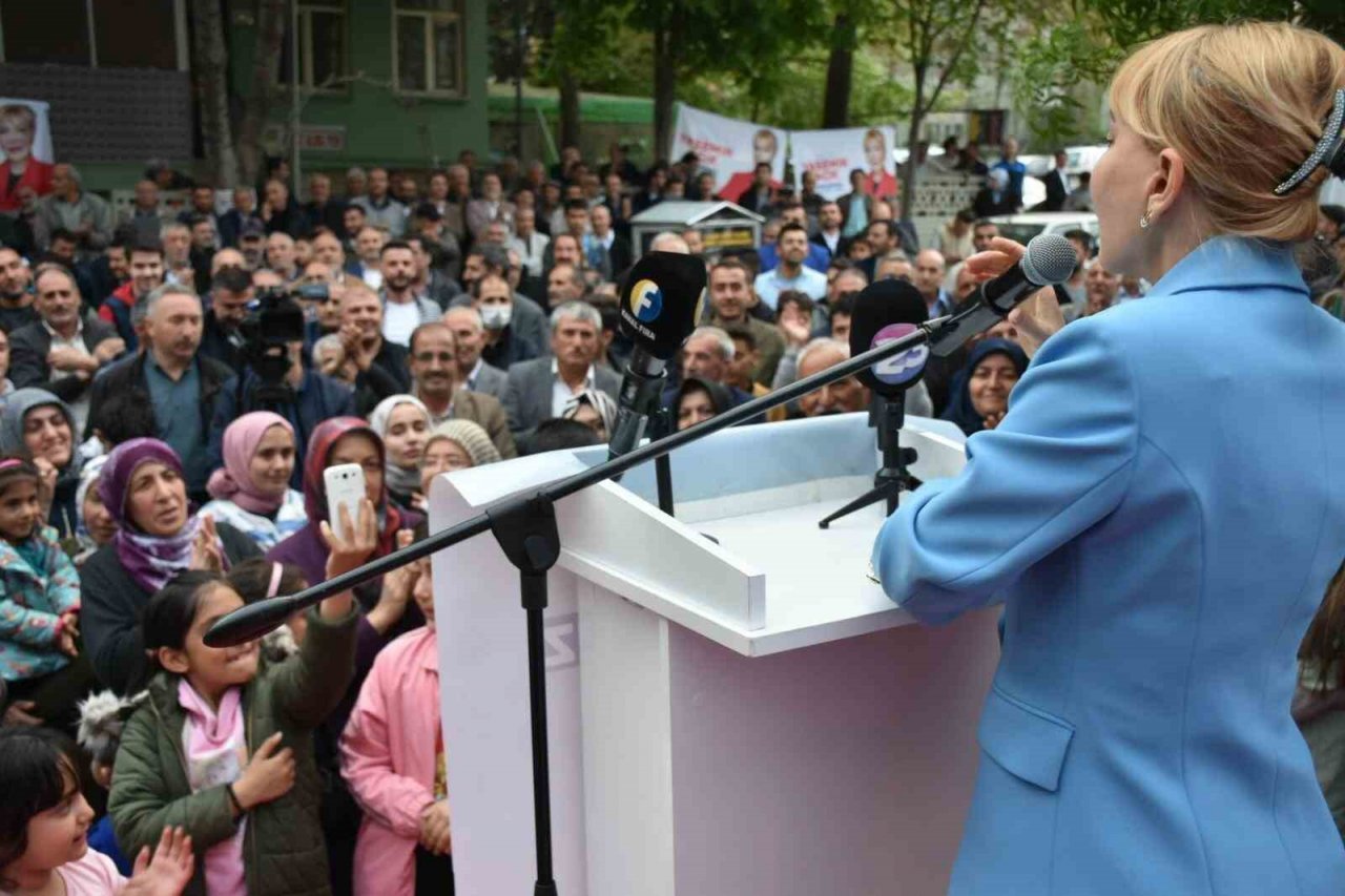 Prof. Dr. Açık, seçim çalışmalarına devam ediyor