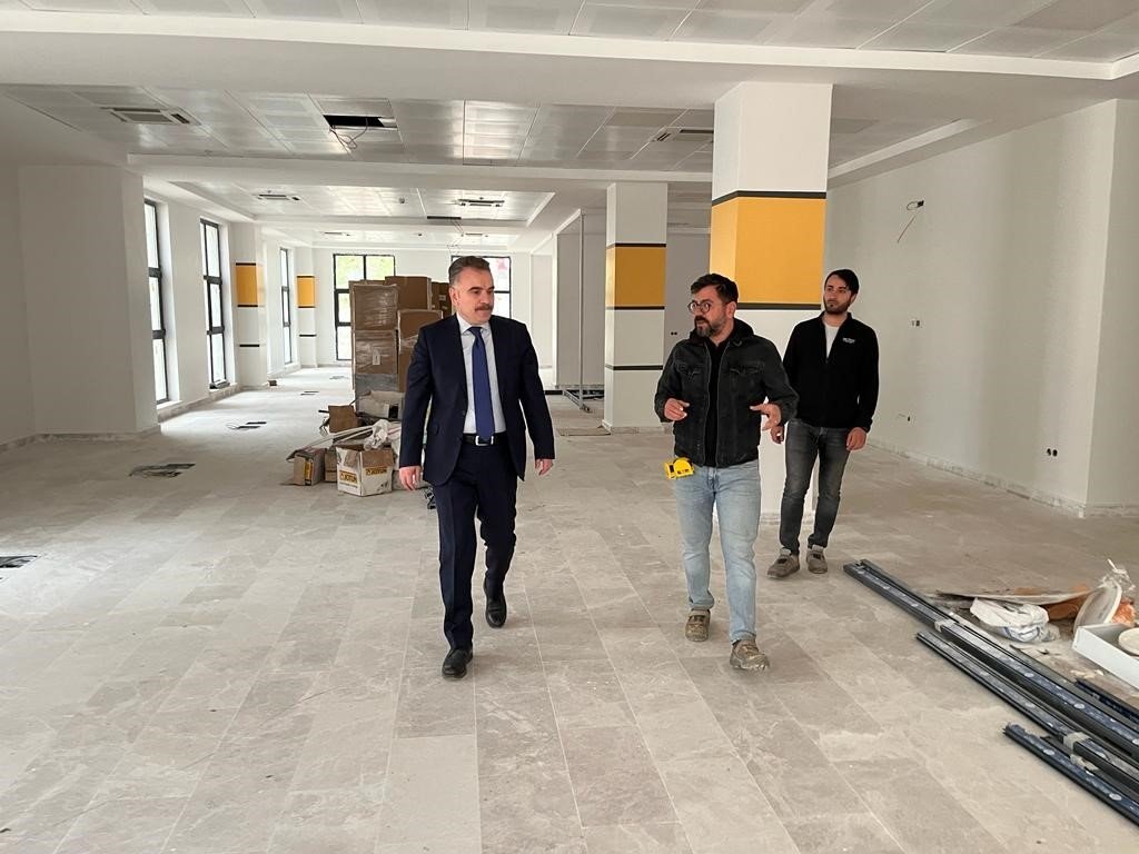 Edremit yeni hükümet konağı inşaatı tamamlanıyor