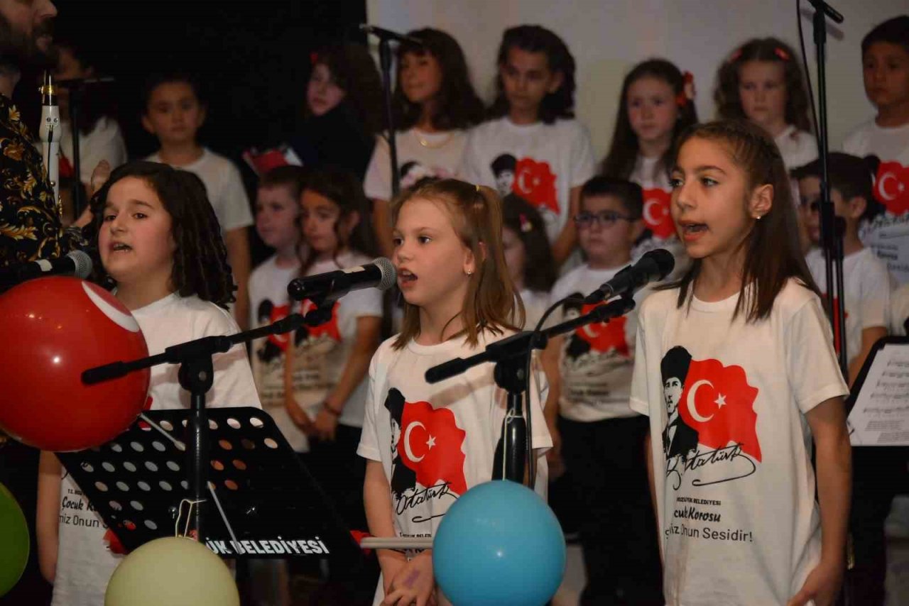 Bozüyük Belediyesi Çocuk Korosu’ndan muhteşem “23 Nisan Çocuk Konseri”