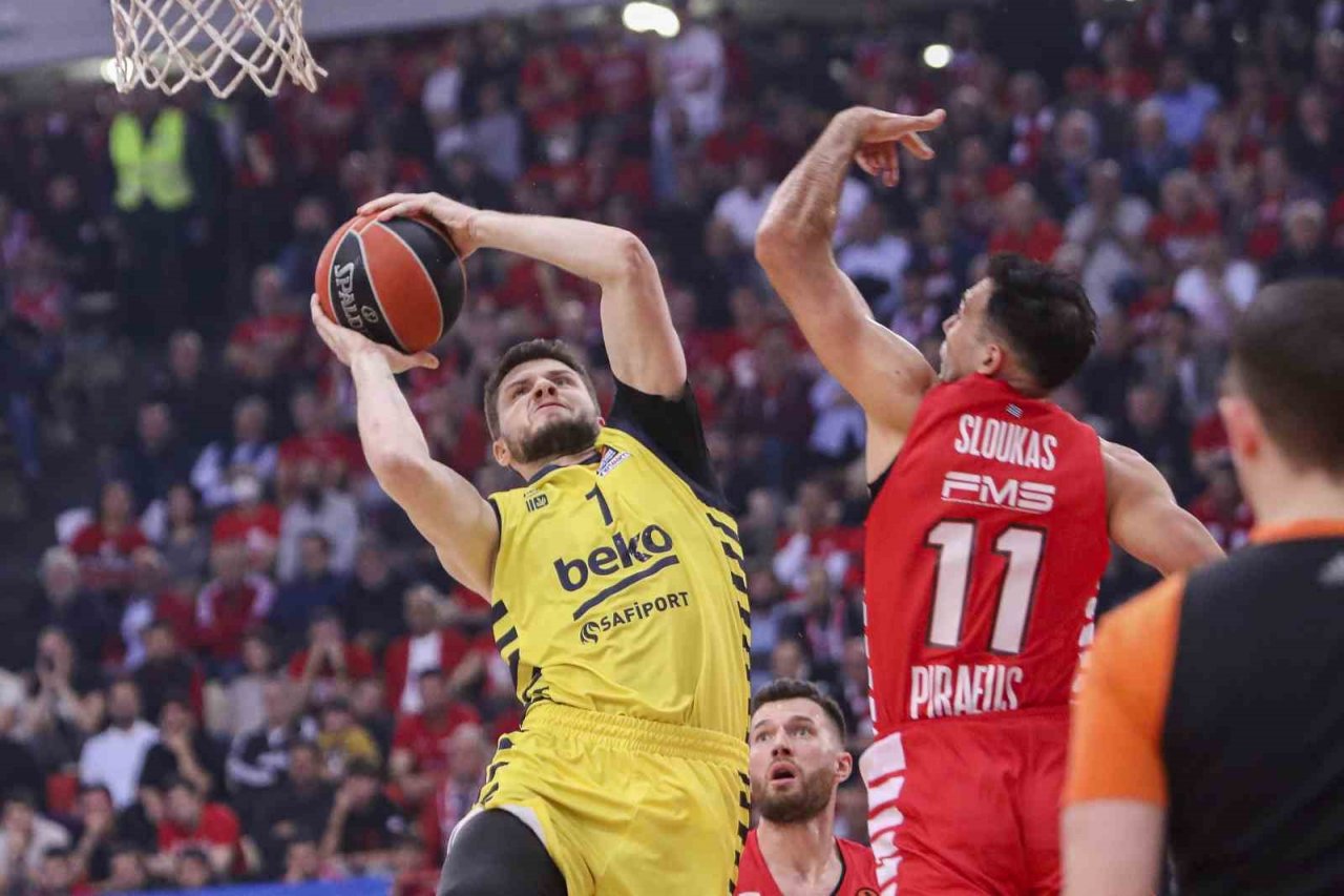 Fenerbahçe seriyi eşitledi