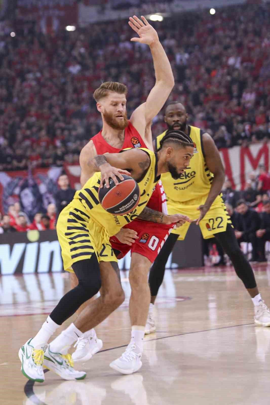 Fenerbahçe seriyi eşitledi